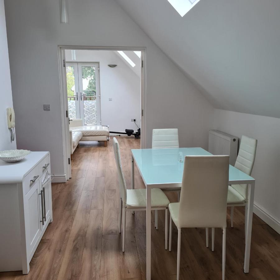 2-Bed Loft Apartment For 5Ppl With Private Parking بيكنهام المظهر الخارجي الصورة