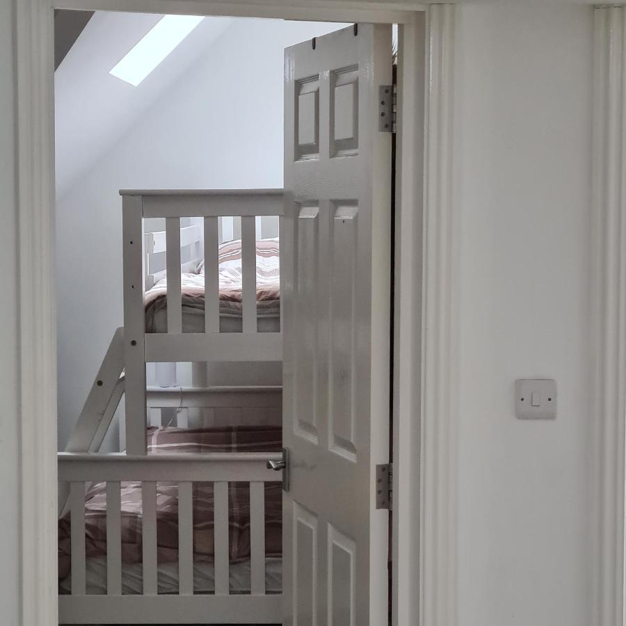 2-Bed Loft Apartment For 5Ppl With Private Parking بيكنهام المظهر الخارجي الصورة